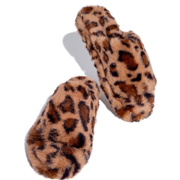 Leopard Print Faux Fur Slip On Slides - Picture 5 of 7